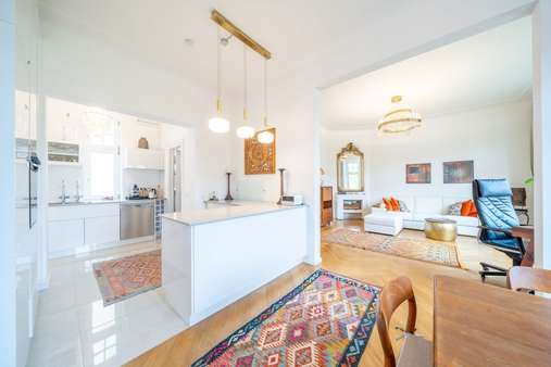 Blick in die Küche Blick in die Küche - Etagenwohnung in 80637 München mit 81m² kaufen