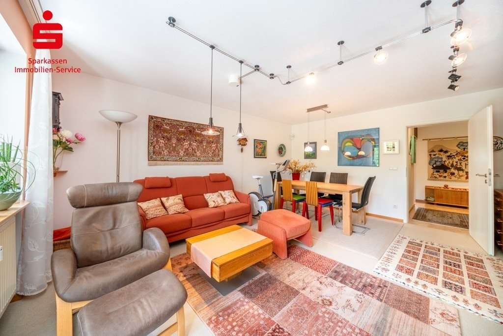 Wohnzimmer - Etagenwohnung in 81739 München mit 94m² kaufen