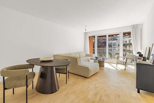 Wohnzimmer - Etagenwohnung in 80992 München mit 77m² kaufen
