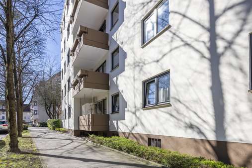 Hausansicht - Erdgeschosswohnung in 81373 München mit 60m² als Kapitalanlage kaufen