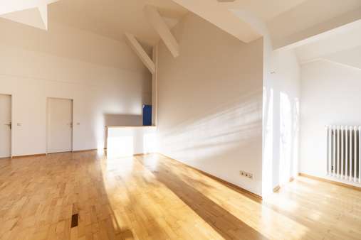 Wohn-Essbereich - Dachgeschosswohnung in 81247 München mit 94m² kaufen