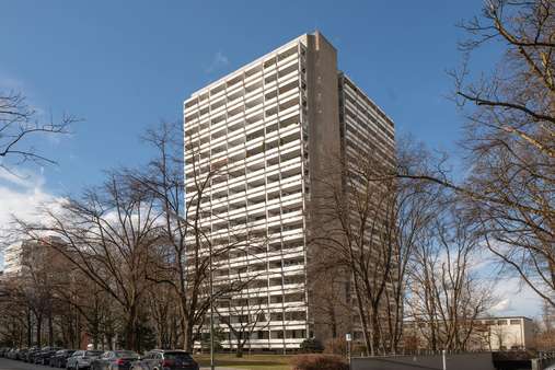 Außenansicht - Etagenwohnung in 81925 München mit 31m² kaufen