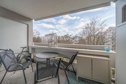 Loggia - Etagenwohnung in 81925 München mit 32m² als Kapitalanlage kaufen