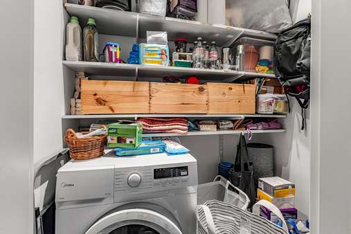 Abstellkammer - Etagenwohnung in 80997 München mit 66m² kaufen