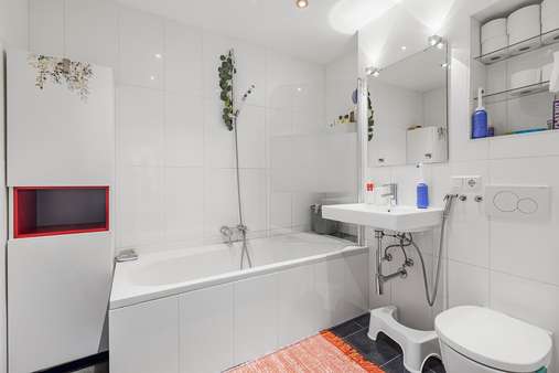 Badezimmer - Etagenwohnung in 80997 München mit 66m² kaufen