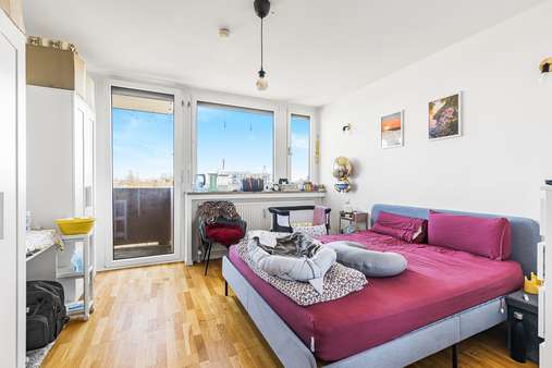Schlafzimmer - Etagenwohnung in 80997 München mit 66m² kaufen