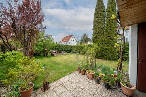 Terrasse & Garten - Reiheneckhaus in 81929 München mit 124m² kaufen