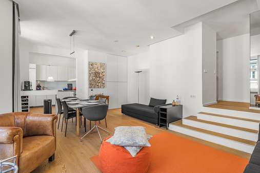 Wohn- und Esszimmer - Etagenwohnung in 80538 München mit 93m² kaufen