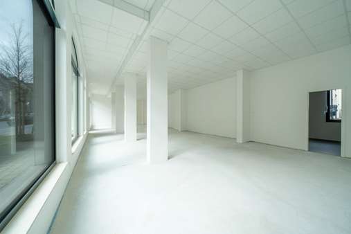 Vielseitige Fläche - Ladenlokal in 81241 München mit 132m² kaufen