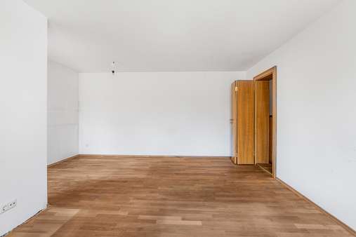 Wohnzimmer - Etagenwohnung in 81377 München mit 81m² kaufen