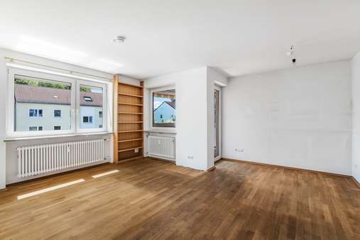 Wohnzimmer - Etagenwohnung in 81377 München mit 81m² kaufen