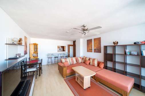 Wohn- und Essbereich - Dachgeschosswohnung in 83209 Prien mit 81m² kaufen