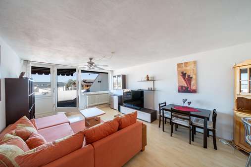Wohn- und Essbereich - Dachgeschosswohnung in 83209 Prien mit 81m² kaufen