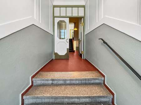 Hauseingang - Etagenwohnung in 81671 München mit 81m² kaufen