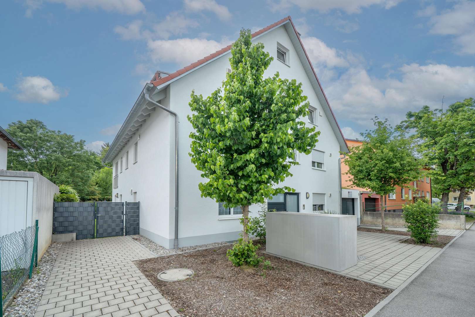 Vorderansicht - Mehrfamilienhaus in 80686 München mit 302m² kaufen