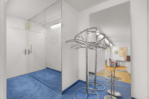 Eingangsbereich Eingangsbereich - Krankenhaus in 80636 München mit 142m² kaufen
