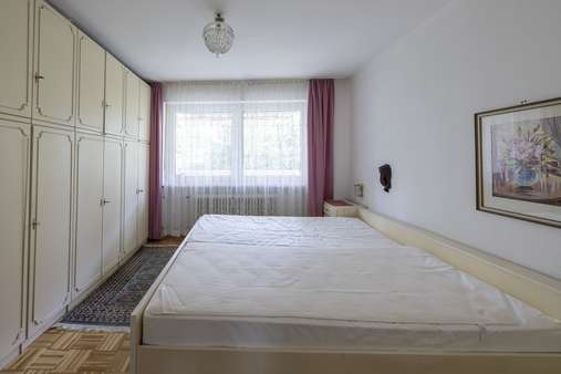 Schlafzimmer - Erdgeschosswohnung in 81371 München mit 90m² kaufen