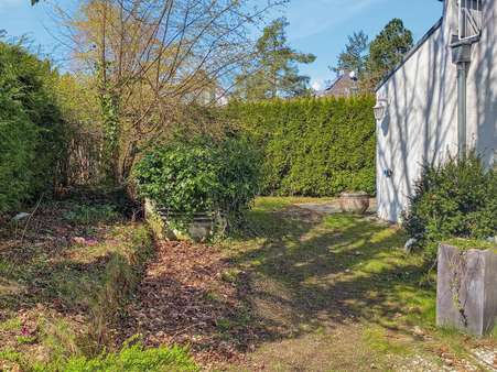 Gartenansicht - Erdgeschosswohnung in 82049 Pullach mit 101m² kaufen