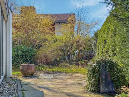 Terrasse - Erdgeschosswohnung in 82049 Pullach mit 101m² kaufen