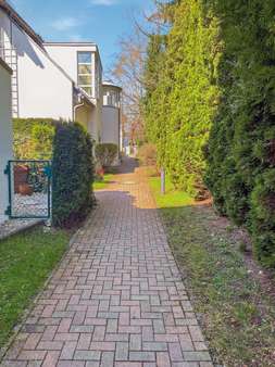 Zugang zur Anlage - Erdgeschosswohnung in 82049 Pullach mit 101m² kaufen