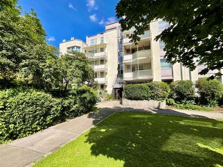 Außenansicht - Etagenwohnung in 81925 München mit 99m² kaufen
