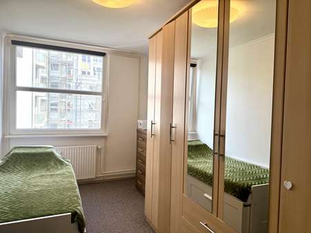 Zimmer - Etagenwohnung in 81925 München mit 99m² kaufen
