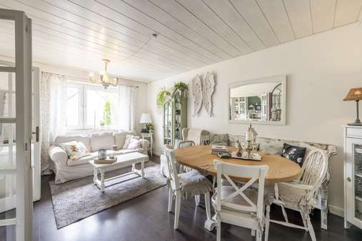 Wohnzimmer OG Wohnzimmer OG - Etagenwohnung in 81549 München mit 117m² kaufen