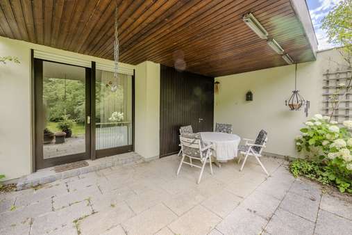 Pergola Pergola - Doppelhaushälfte in 82008 Unterhaching mit 140m² kaufen