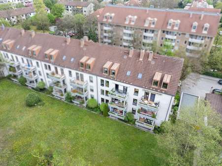 Vogelperspektive - Dachgeschosswohnung in 81241 München mit 59m² als Kapitalanlage kaufen