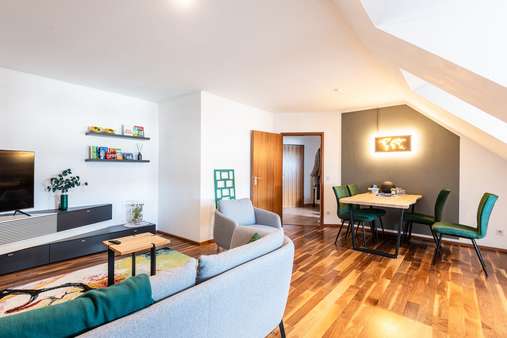 Wohnbereich - Dachgeschosswohnung in 81241 München mit 59m² als Kapitalanlage kaufen