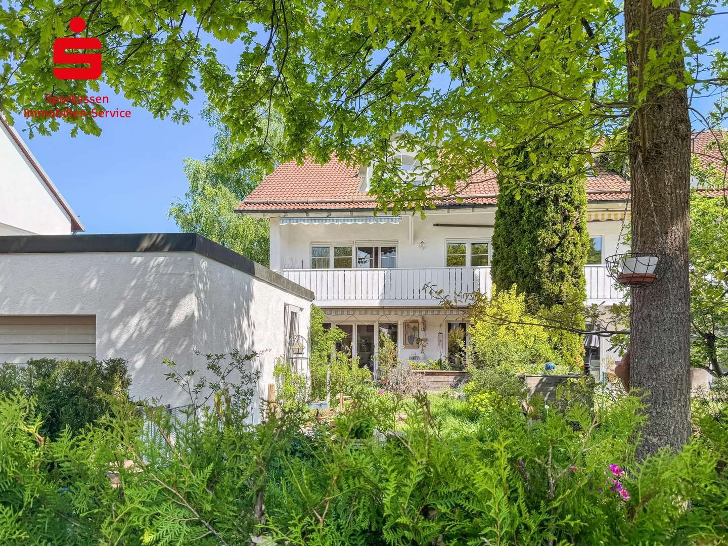 Hausansicht - Etagenwohnung in 80995 München mit 88m² kaufen