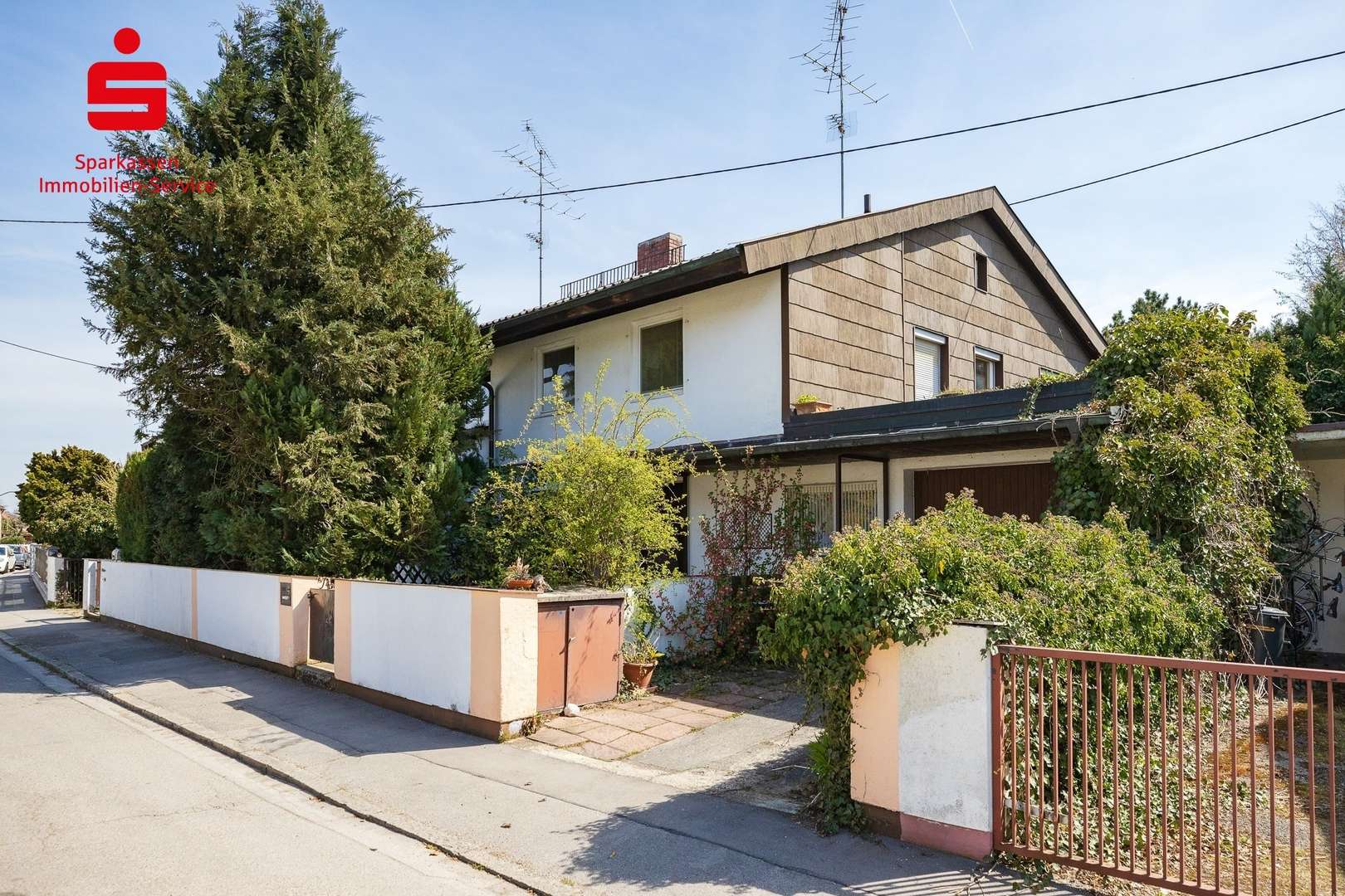 Außenansicht - Doppelhaushälfte in 81825 München mit 141m² kaufen