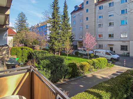 Blick vom Balkon - Etagenwohnung in 81369 München mit 57m² kaufen
