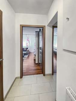 Diele vor dem Wohnzimmer - Etagenwohnung in 81369 München mit 57m² kaufen