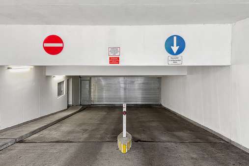 Ausfahrt - Tiefgaragenstellplatz in 81371 München mit 0m² kaufen