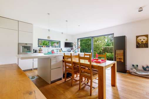 Küche und Essbereich - Einfamilienhaus in 82223 Eichenau mit 134m² kaufen