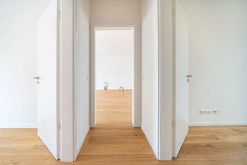 Flur Flur - Erdgeschosswohnung in 81737 München mit 94m² kaufen