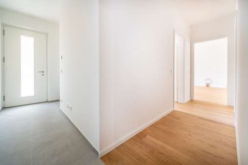 Flur Flur - Erdgeschosswohnung in 81737 München mit 94m² kaufen