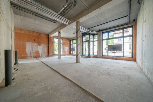 Verkaufs/ Behandlugsfläche Verkaufs/ Behandlugsfläche - Büro in 81737 München mit 115m² kaufen