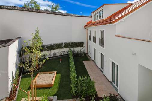 Außenansicht - Einfamilienhaus in 81737 München mit 192m² kaufen