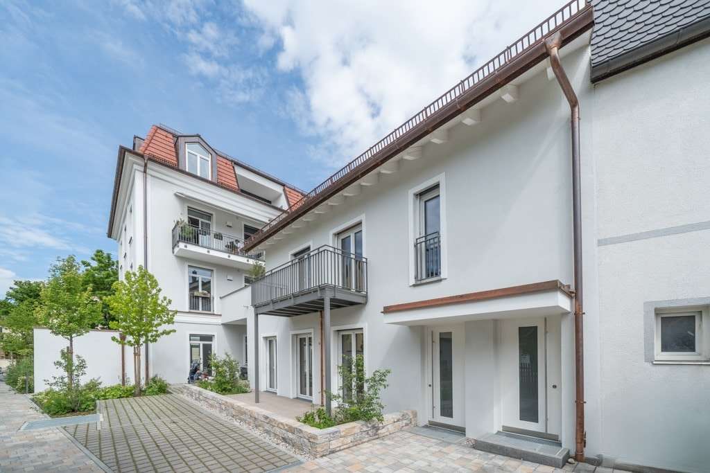 Außenansicht - Dachgeschosswohnung in 81737 München mit 98m² kaufen