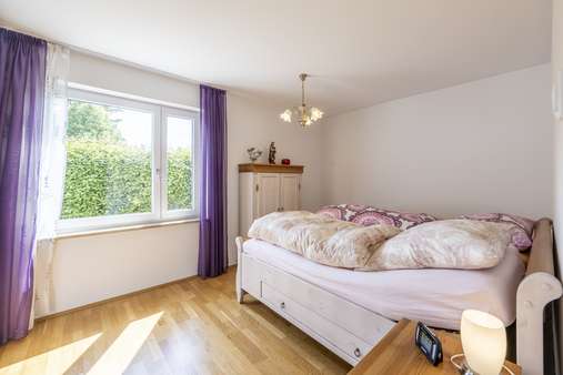 Schlafzimmer - Erdgeschosswohnung in 94315 Straubing mit 82m² kaufen