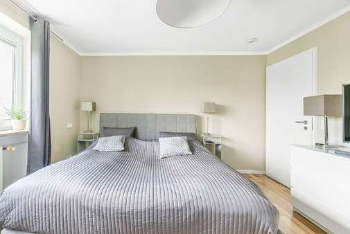 Schlafzimmer - Etagenwohnung in 81927 München mit 71m² kaufen