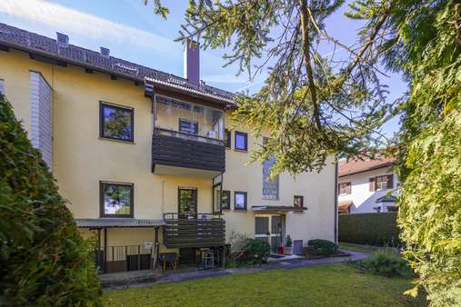 Außenansicht Hauseingang - Mehrfamilienhaus in 82166 Gräfelfing mit 285m² kaufen