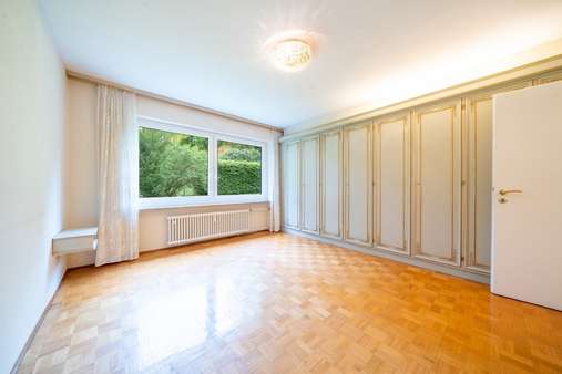 Schlafzimmer Schlafzimmer - Erdgeschosswohnung in 81545 München mit 115m² kaufen