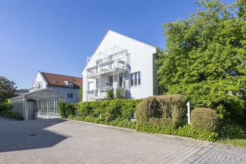 Außenansicht - Dachgeschosswohnung in 85609 Aschheim mit 60m² kaufen