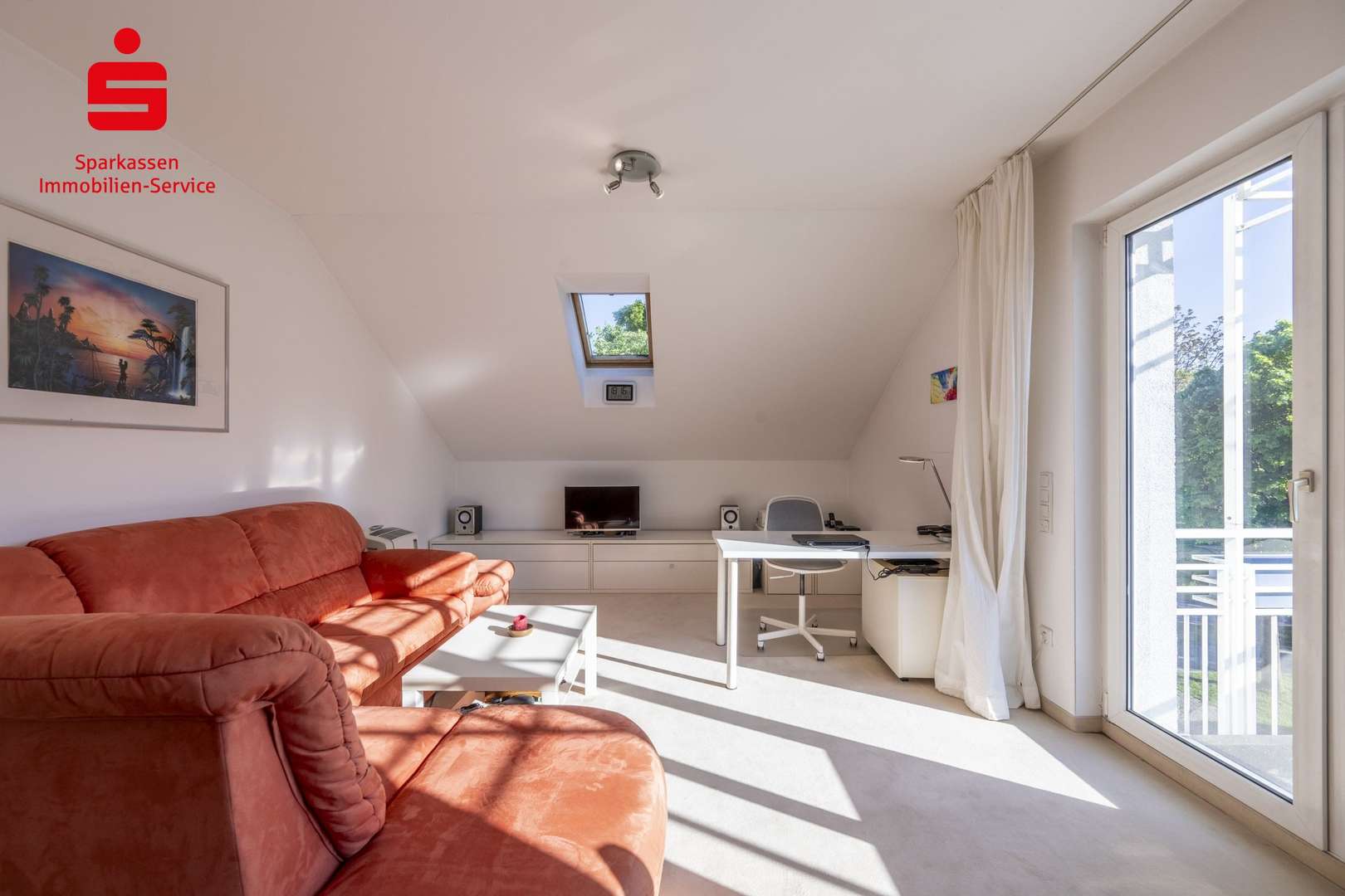 Wohnzimmer - Dachgeschosswohnung in 85609 Aschheim mit 60m² kaufen