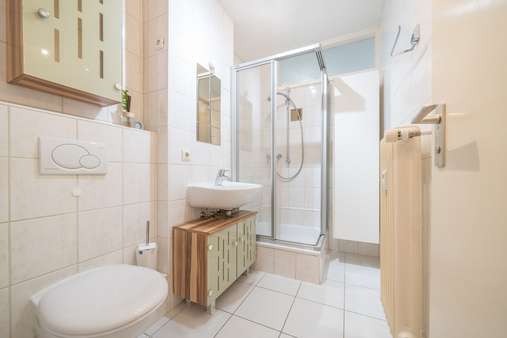 Badezimmer - Erdgeschosswohnung in 80689 München mit 34m² kaufen