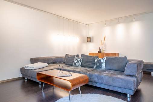 Wohnbereich - Erdgeschosswohnung in 80801 München mit 96m² kaufen