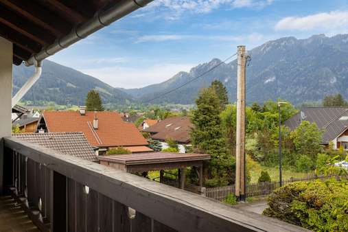 Ausblick von der Loggia - Etagenwohnung in 82487 Oberammergau mit 54m² kaufen